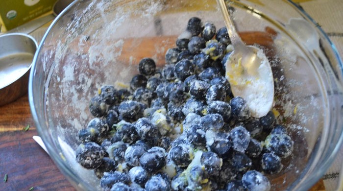 Blueberry Thyme Pie in a Jar for #SundaySupper